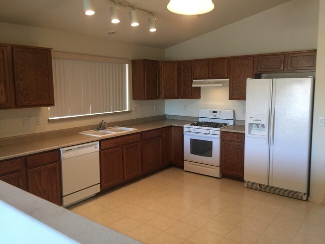 Photo - 16042 W Durango St