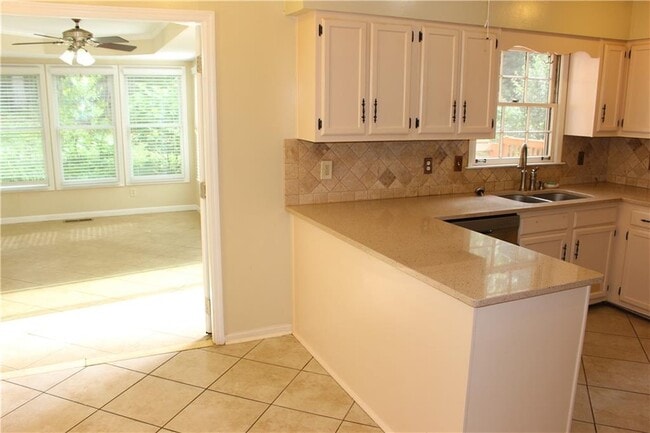 Photo - 3921 Emerson St