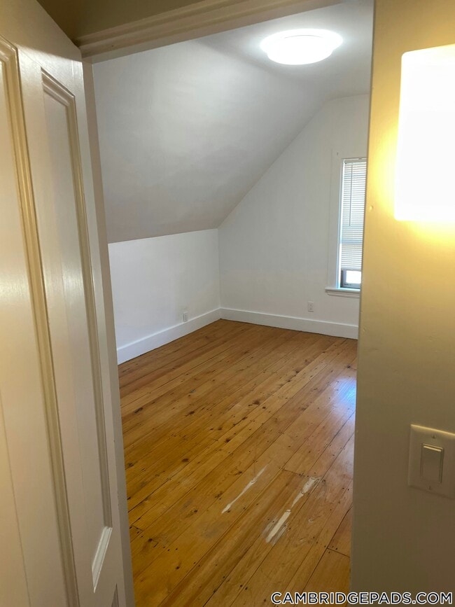 Photo - 32 Healey St