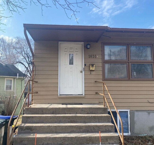 Photo - 1631 Muscatine Ave Unit A