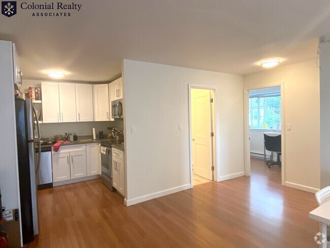 Building Photo - 11 Embassy Rd Rental