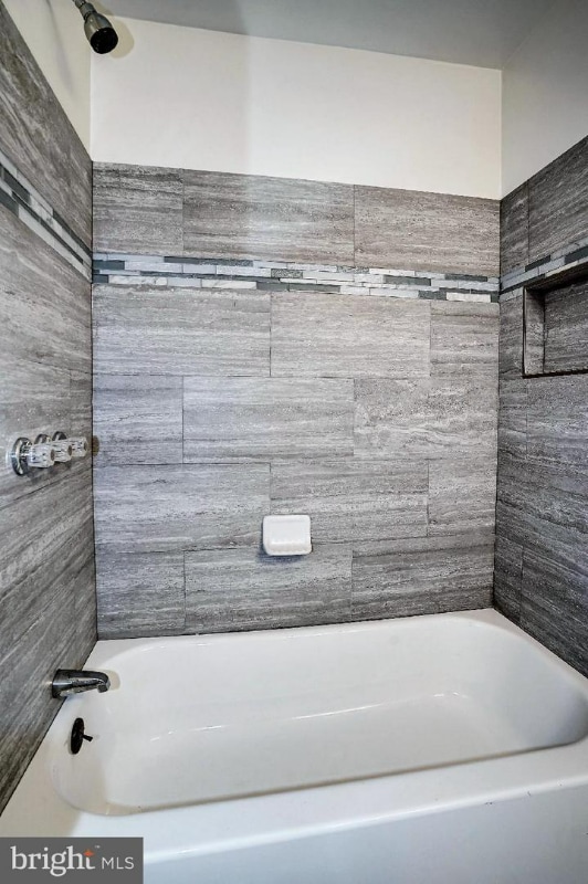 Photo - 319 Burns St SE