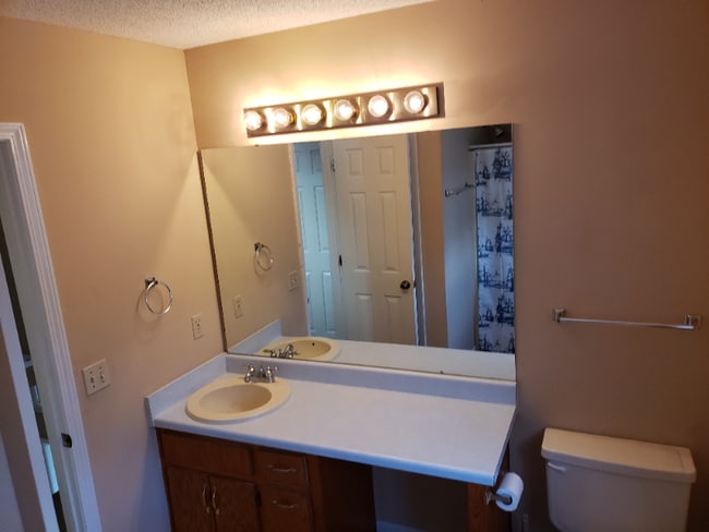 Photo - 151 Candlebrook Dr