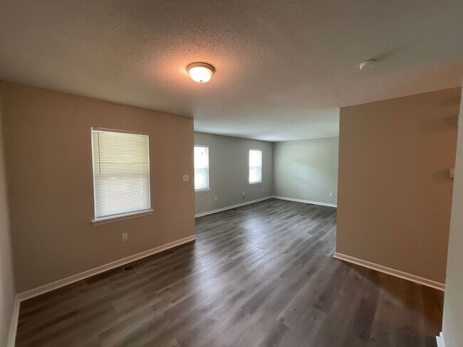 Photo - Great 2/1 Duplex Ready for YOU!
