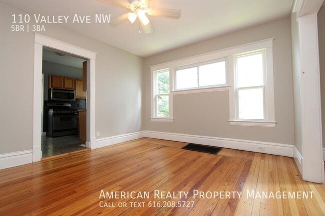 Photo - 110 Valley Ave NW
