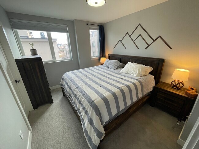 Photo - 1957 Eaton St