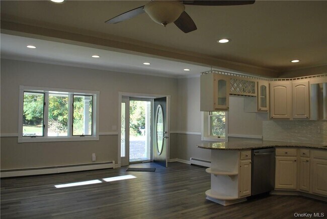 Photo - 7 Autumn Trail Unidad A