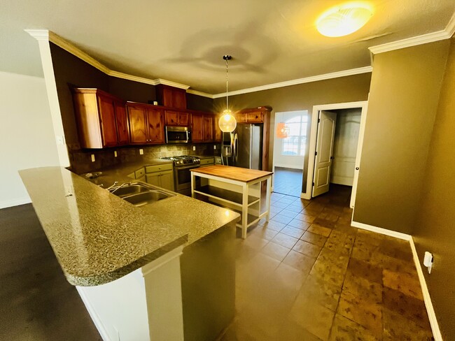 Photo - 16709 Valderama Way