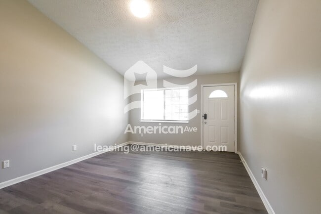 Photo - 1903 E Redfern Way