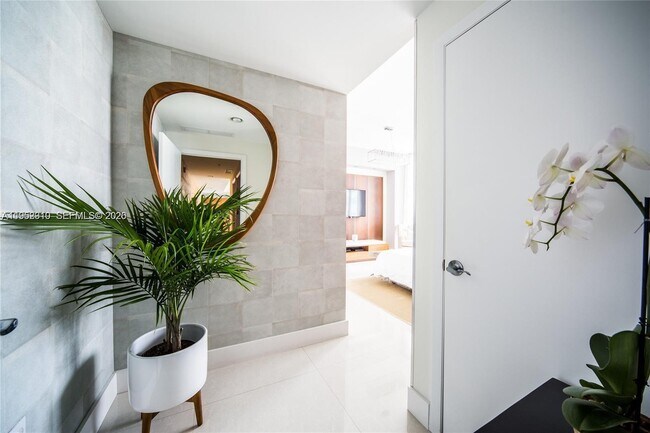 Building Photo - 244 Biscayne Blvd Unit 4407