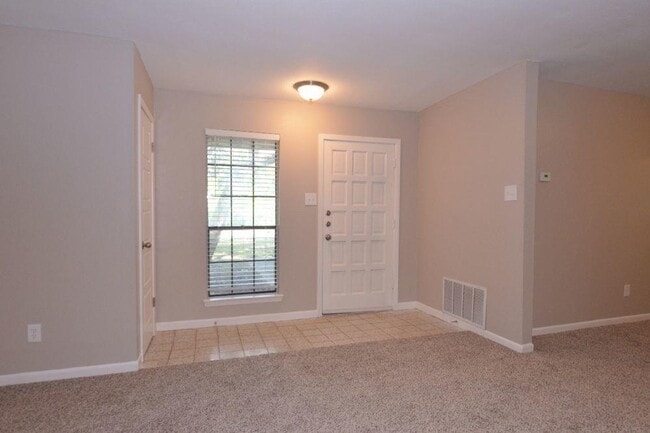 Photo - 203 County Glen St