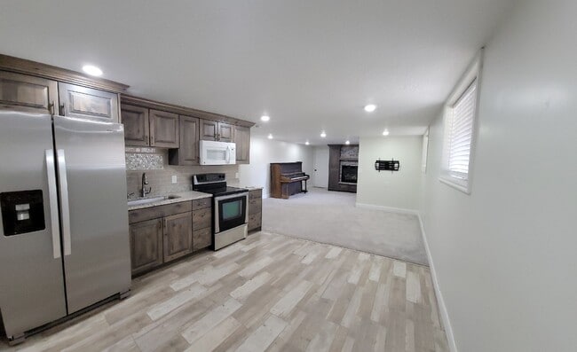 Building Photo - 1 Bedroom Apartment in Hildale, Don't miss out on this charming rental property! -Move In ready