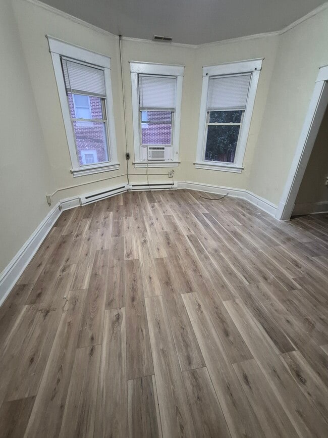 Building Photo - 37 Eighth St NW Unit 3