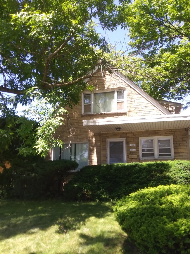 Front of home - 10118 W Montana Ave Apartments