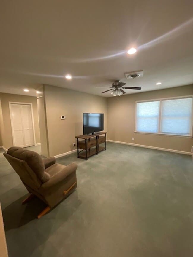 Photo - 1140 Highland Ave
