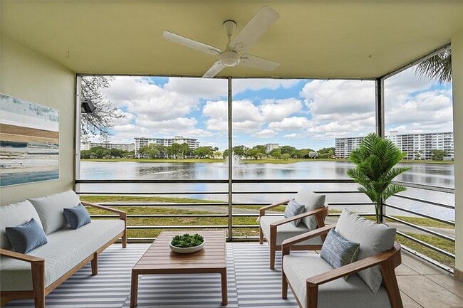 Building Photo - 2801 N Palm Aire Dr Unit 201 Rental