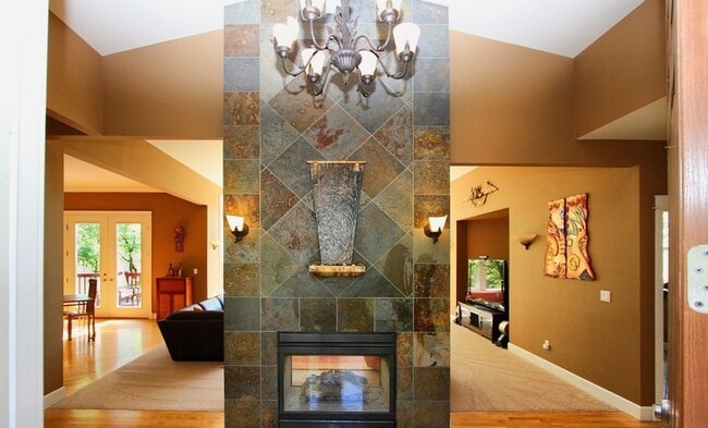 Photo - Live the Dream in Kirkland! Luxurious Home For Rent