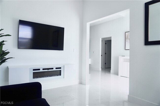 Photo - 2608 25th St W