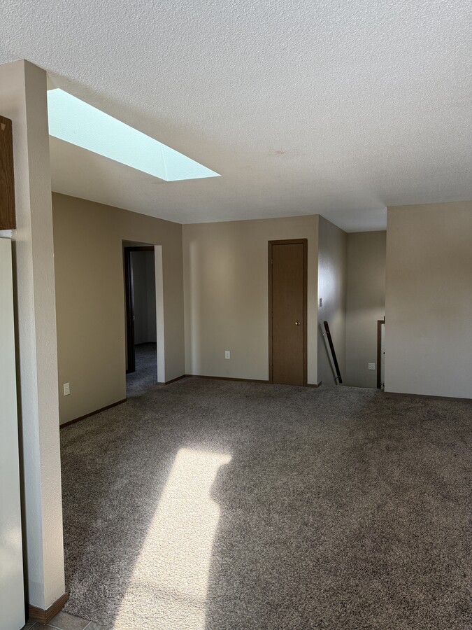 Photo - 1020 Castlewood Dr