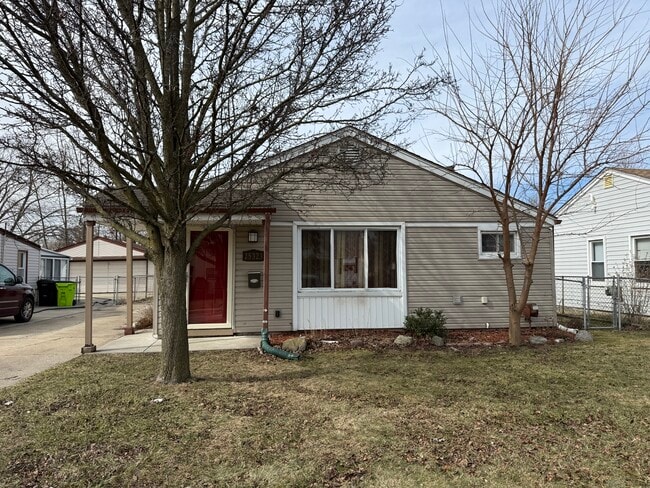 Building Photo - 25323 Fern St