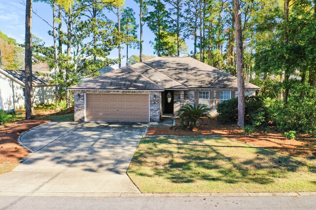 31 Bay Walk Ct