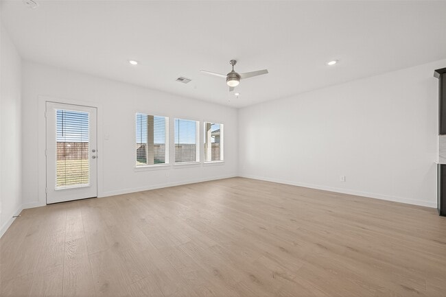 Photo - 4323 Camden Lakes St