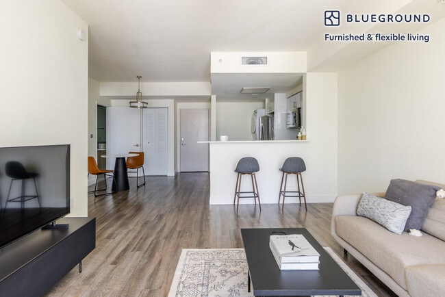 Photo - 110 SW 12th St Unidad FL1-ID143