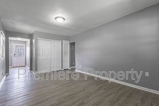 Photo - 807 S Savage St