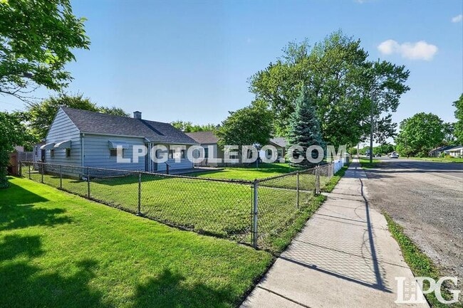 Photo - 5207 Bennett Rd