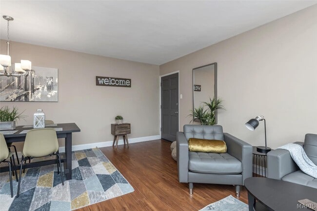 Photo - 7553 Buckingham Dr