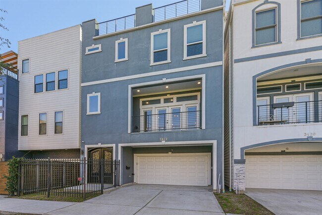 Photo - 2422 Hadley St