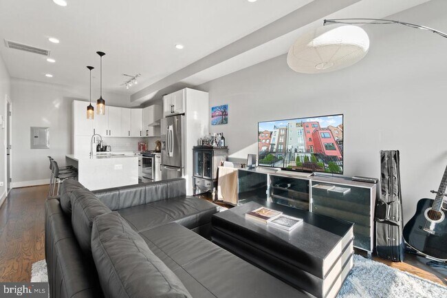 Photo - 3525 14th St NW Unit 4