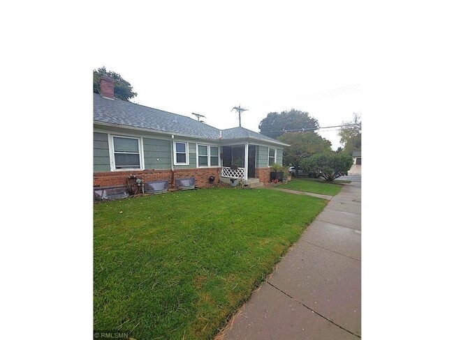 2056 W Bayard Ave
