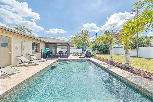 Photo - 1628 Country Club Blvd House