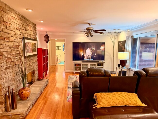 Photo - 5200 Skyline Dr