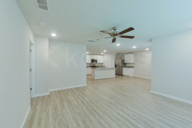 Photo - 4682 Malay Cir