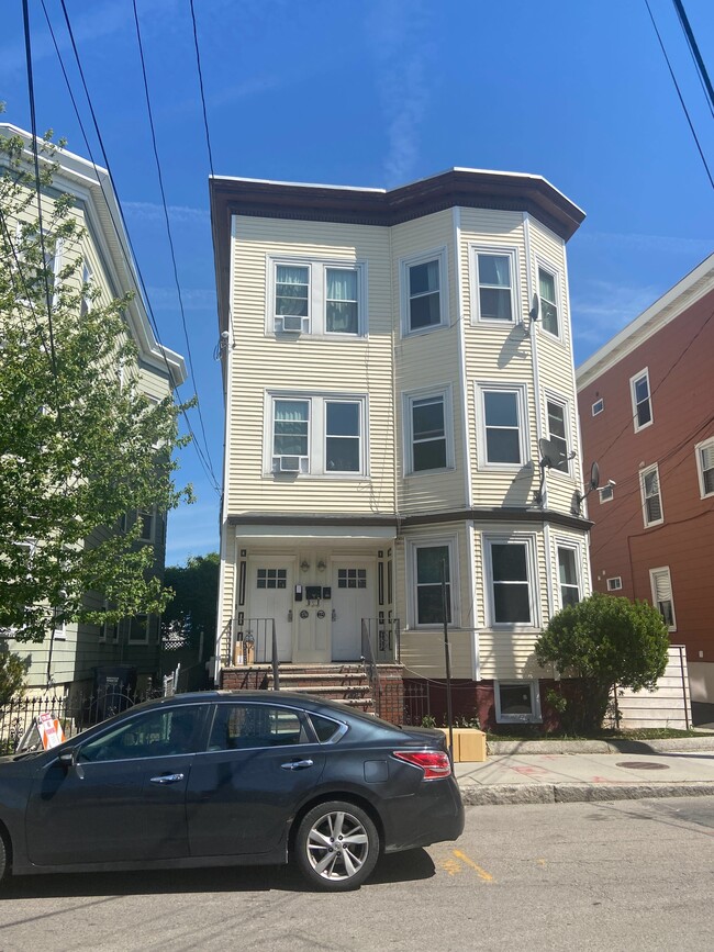 Building Photo - 376 Prospect St Unit 2 Rental