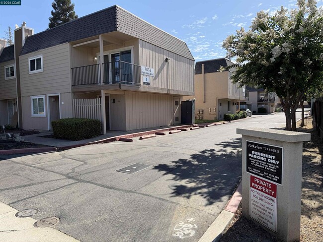 Building Photo - 7032 Fair Oaks Blvd Unit 4