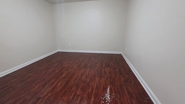 Photo - 613 McWhirter Ave