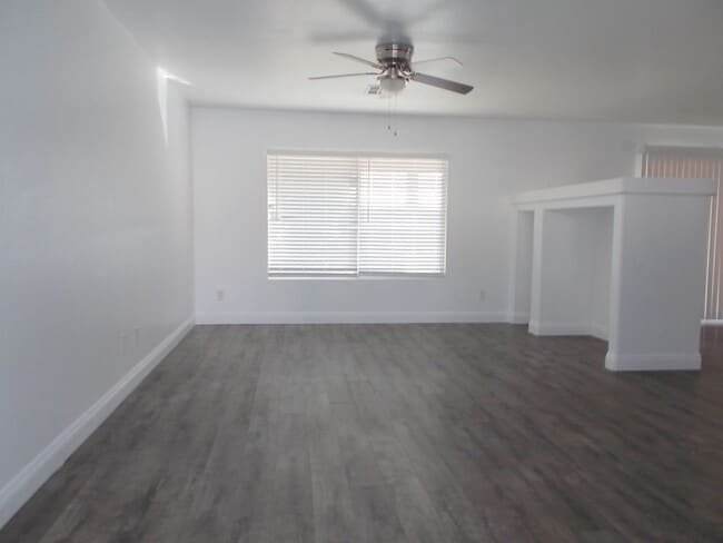 Photo - Spacious 4-Bedroom, 2.5-Bathroom Home – Fr...