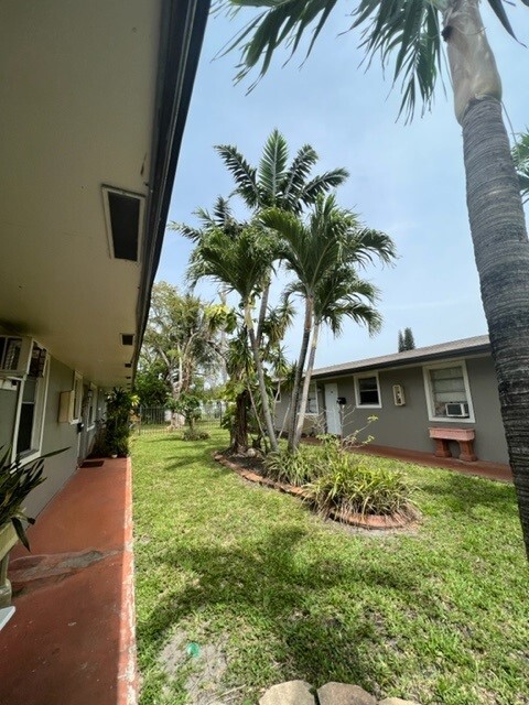 Building Photo - 108 Premiere & 128 Premiere - 102-108 ... Rental