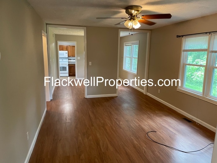 Photo - Well Maintained 2 bedroom, 1 Bath home