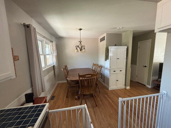 Photo - 1007 Sanders Dr
