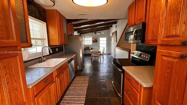 Building Photo - 22488 SW Nautilus Blvd Unit 2 Rental