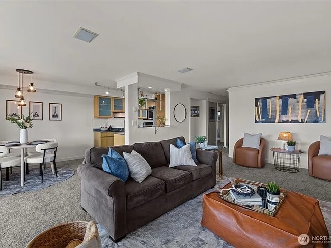 Living - 701 122nd Ave NE Unit 205