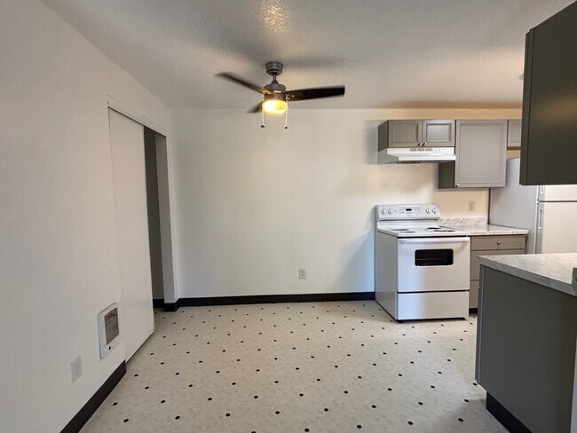 Photo - 17420 SW Shaw St Unit 40