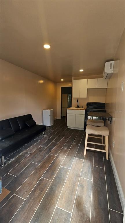 Photo - 1413 Warren Ave