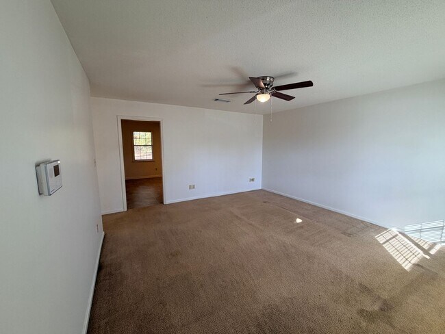 2206 Pulaski Cir