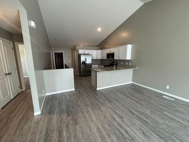Photo - 1059 N 170th Ave