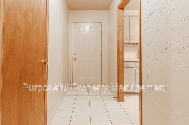 Photo - 514 N Ponca Ave